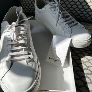 MEN'S GIVENCHY SNEAKERS IN WHITE